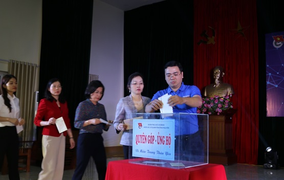 ung_ho_dong_bao_mien_trung5-1603806617841.jpg
