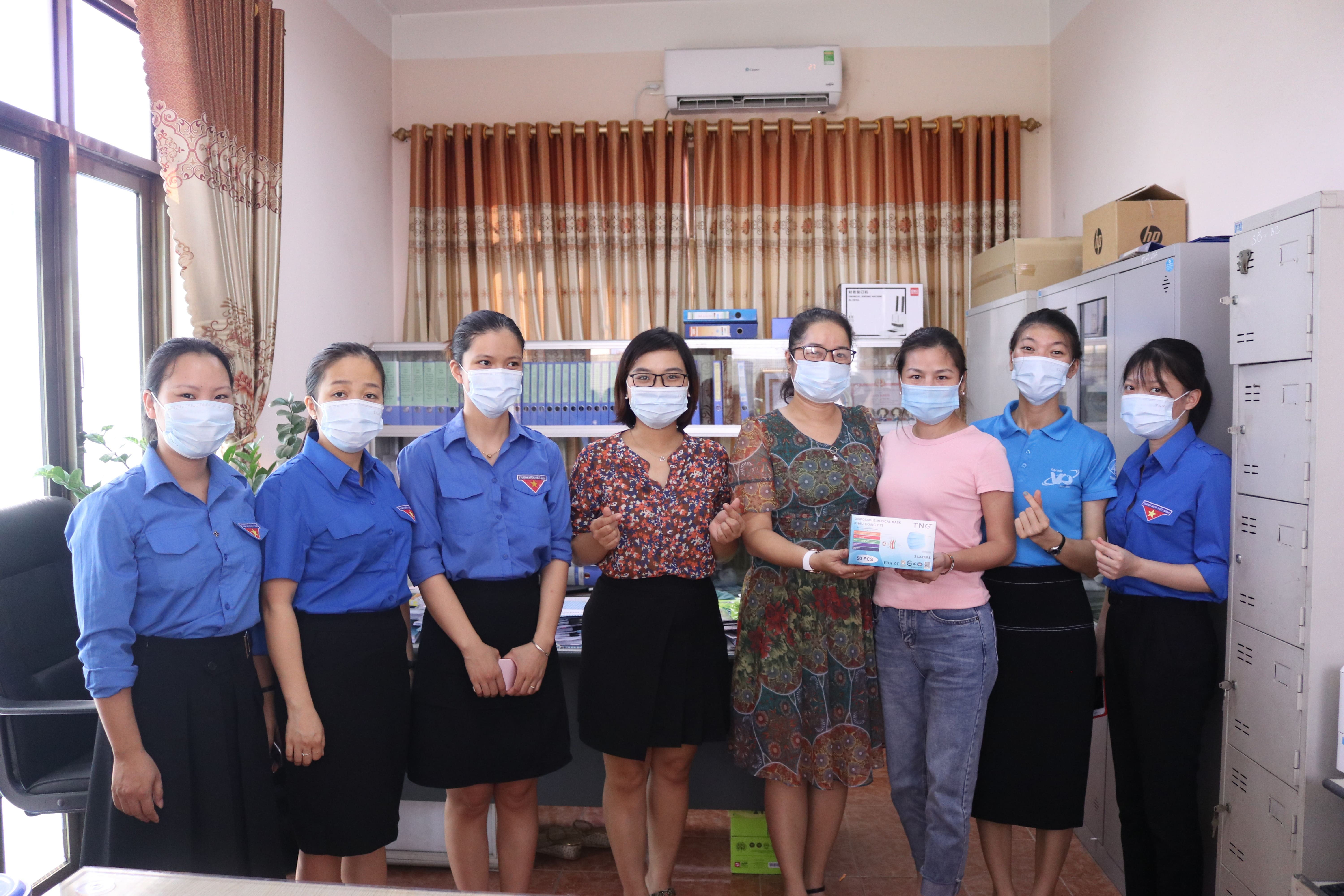 Đoàn Thanh niên Sở KH&CN tham gia công tác phòng chống dịch bệnh Covid-19 -4