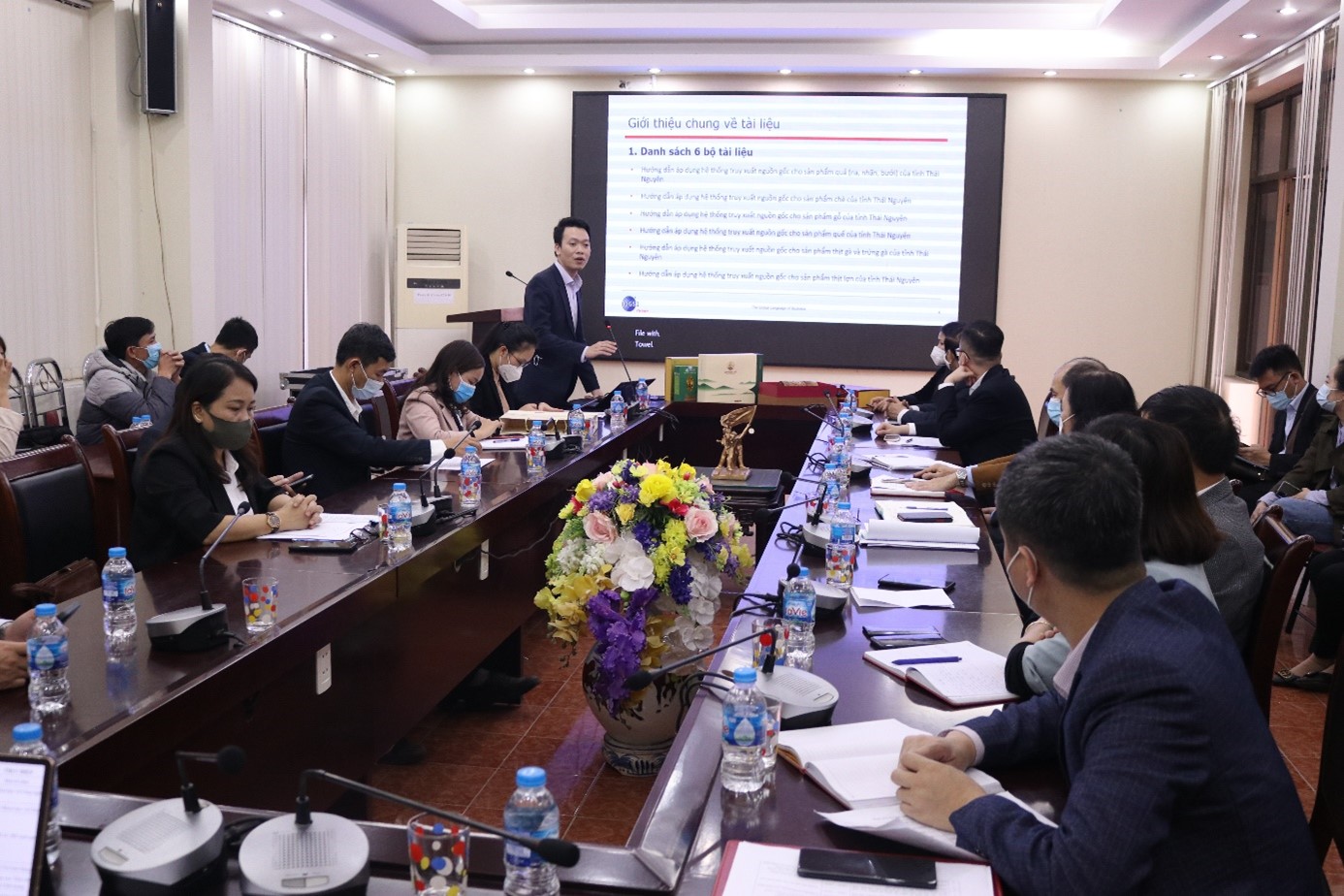 Giới thiệu bộ tài liệu hướng dẫn áp dụng hệ thống truy xuất nguồn gốc cho 06 sản phẩm nông nghiệp chủ lực tỉnh Thái Nguyên