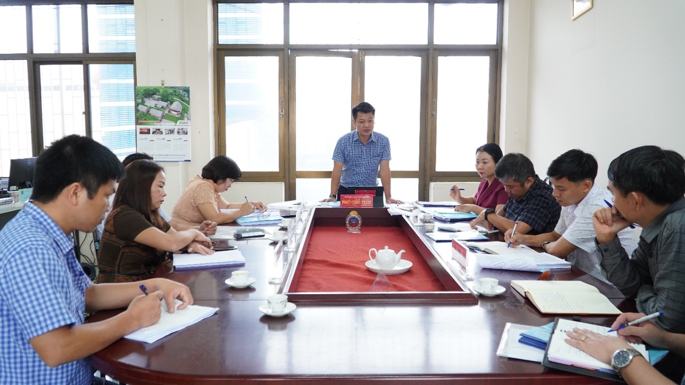 Họp hội đồng tư vấn khoa học và công nghệ dự án chăn nuôi lợn công nghệ cao tại huyện Phú Lương