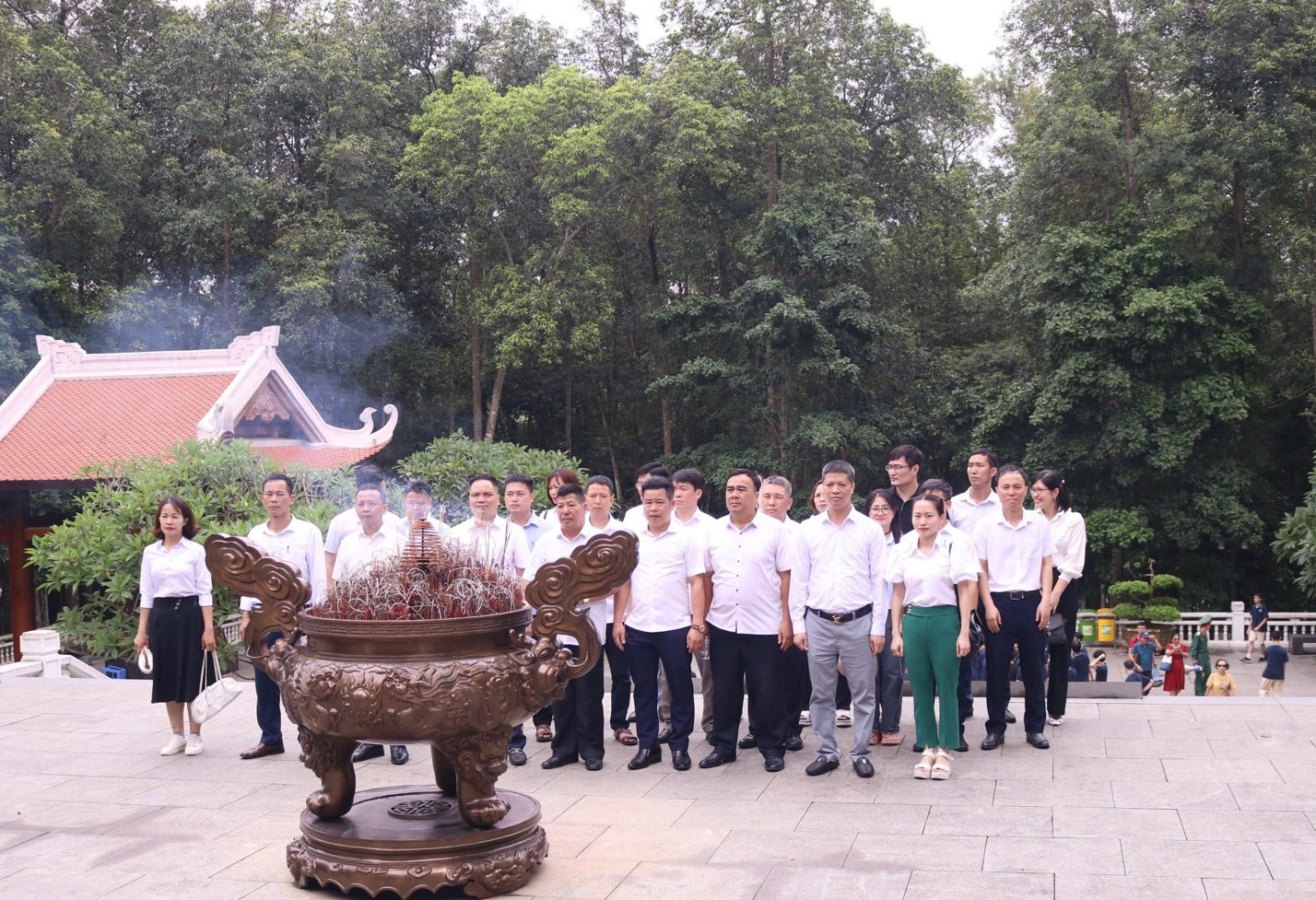 Chi bộ Trung tâm Phát triển KH&CN sinh hoạt chuyên đề tại khu tích lịch sử “K9 - Đá Chông”